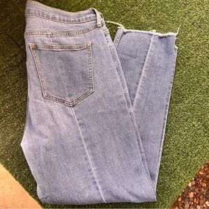 🆕 Women’s Old Navy Light Wash Power Jean